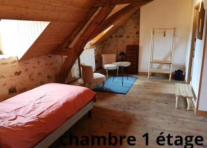 Сasa de vacaciones La Longere Du Plessis Mornay, 30 Min Du Puy Du Fo, Wifi, Parking, Jardin La Foret-sur-Sevre