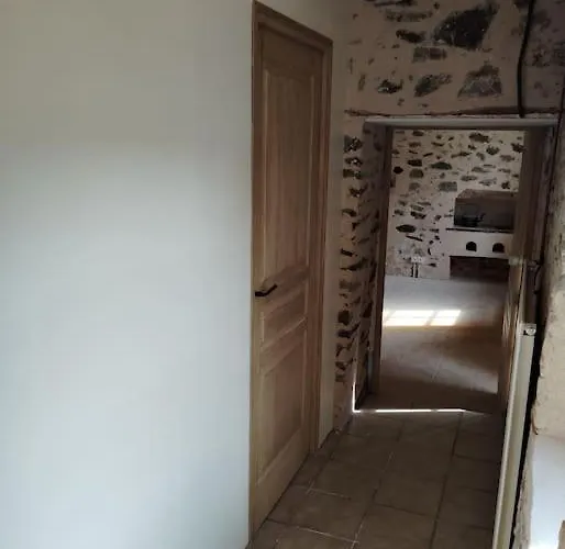 La Longere Du Plessis Mornay, 30 Min Du Puy Du Fo, Wifi, Parking, Jardin Сasa de vacaciones